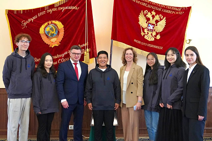 Монгольские студенты приехали на практику в МГРИ 
