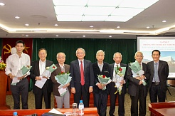 Вьетнамская ассоциация выпускников поздравляет МГРИ с годовщиной Великой Октябрьской революции